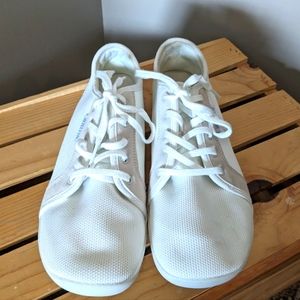 Whitin white sneaker